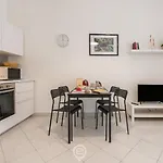 Aurora\'S Apartment